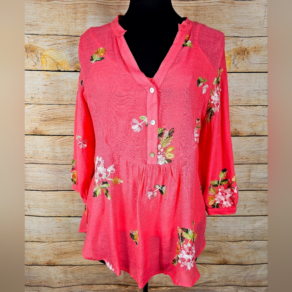 NWT Hope Springs Embroidered 2 Piece Top Size Medium